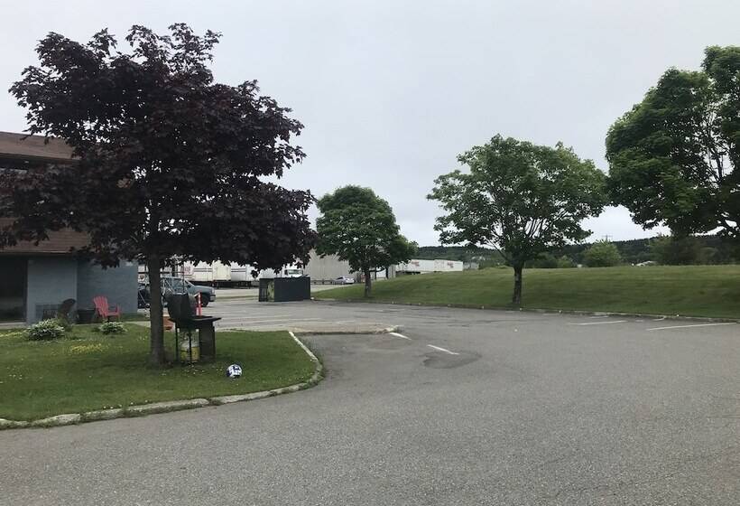 בית מלון כפרי Rodeway Inn