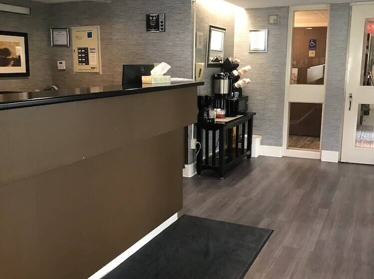 בית מלון כפרי Rodeway Inn