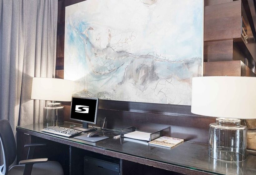 Sandman Hotel & Suites Kelowna