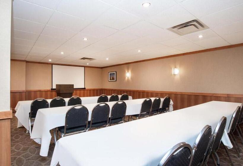 Sandman Hotel Vernon