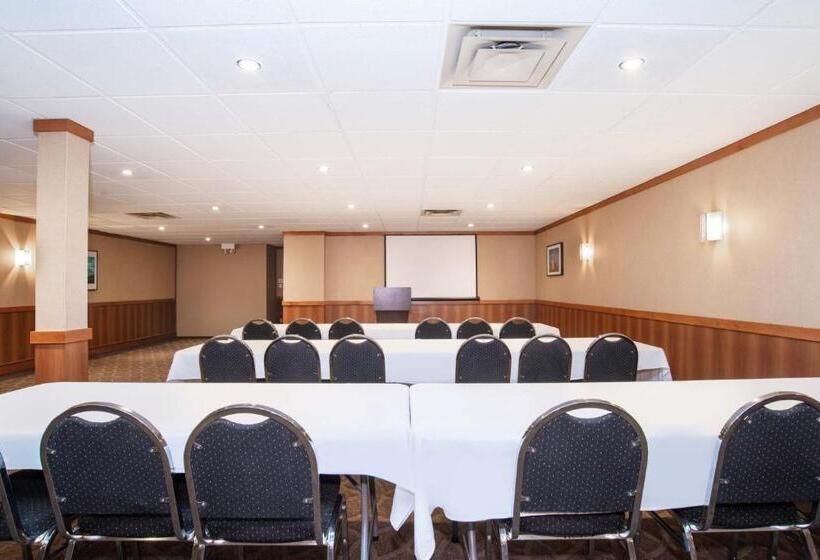 Sandman Hotel Vernon