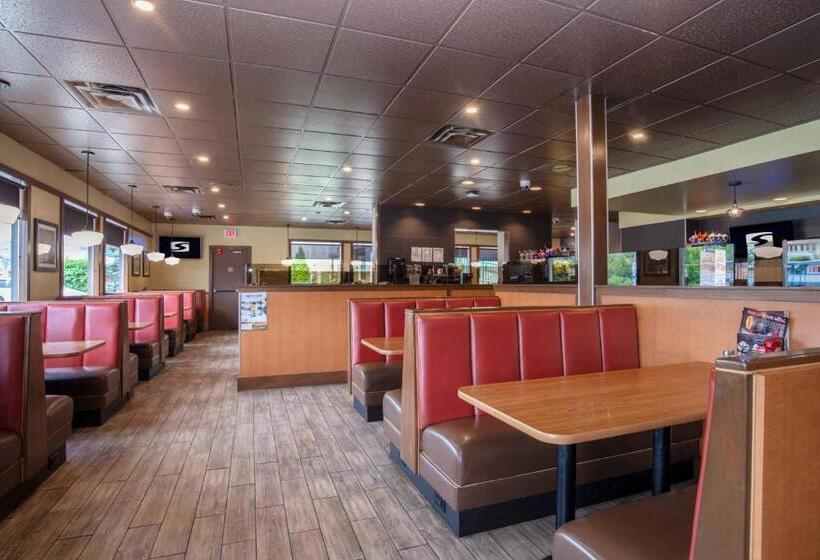 Sandman Hotel Vernon