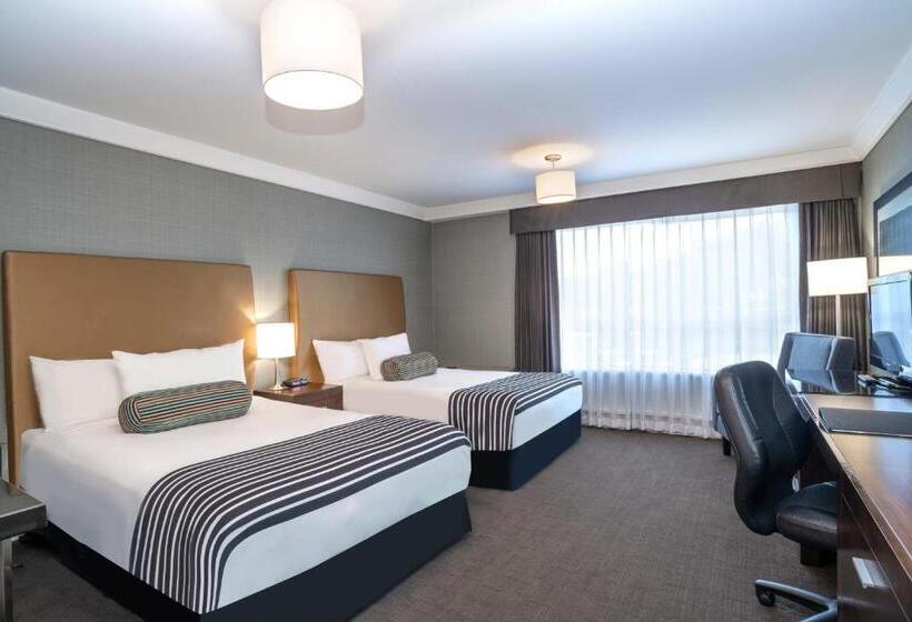 Sandman Hotel Vernon