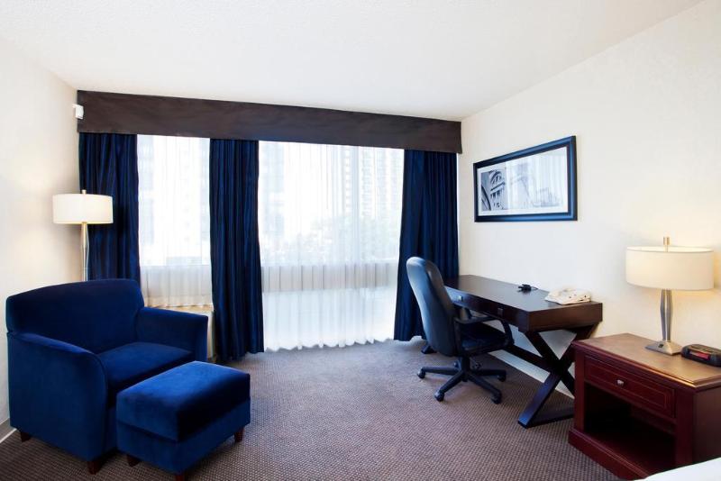 Sandman Hotel Montreal   Longueuil