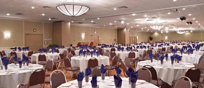 فندق Sandman Signature Lethbridge Lodge