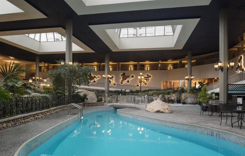 酒店 Saskatoon Inn & Conference Centre