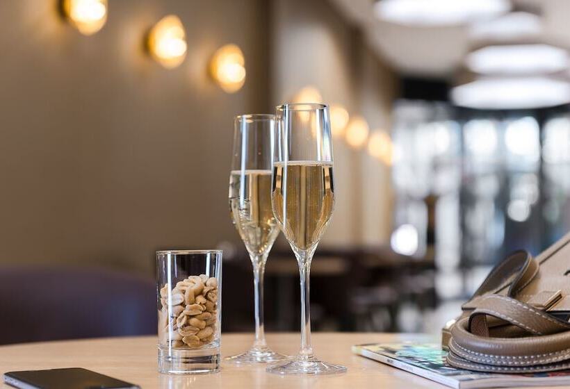 בית מלון כפרי Savoy