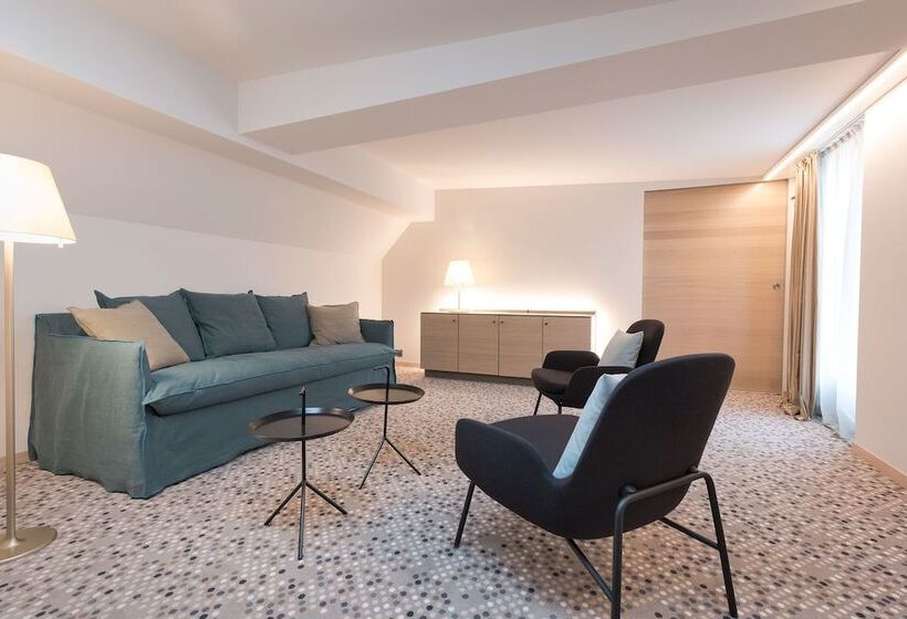 בית מלון כפרי Savoy