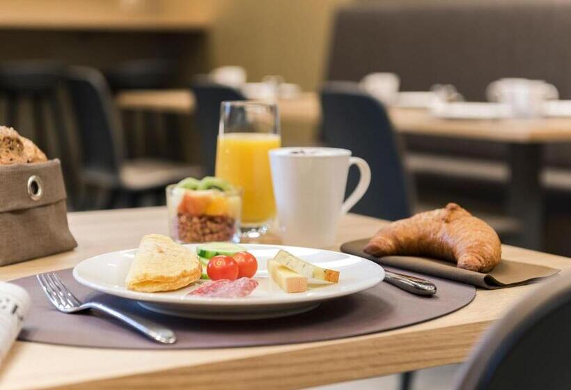 בית מלון כפרי Savoy