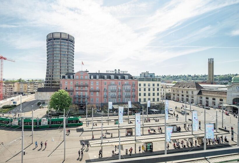 ホテル Schweizerhof Basel