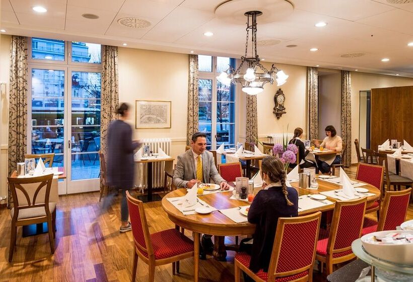 Отель Schweizerhof Basel