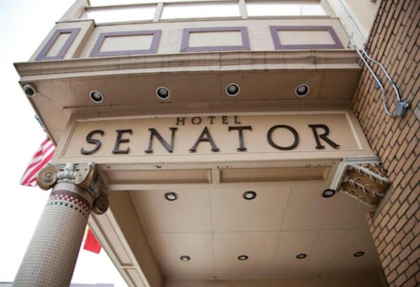 ホテル Senator