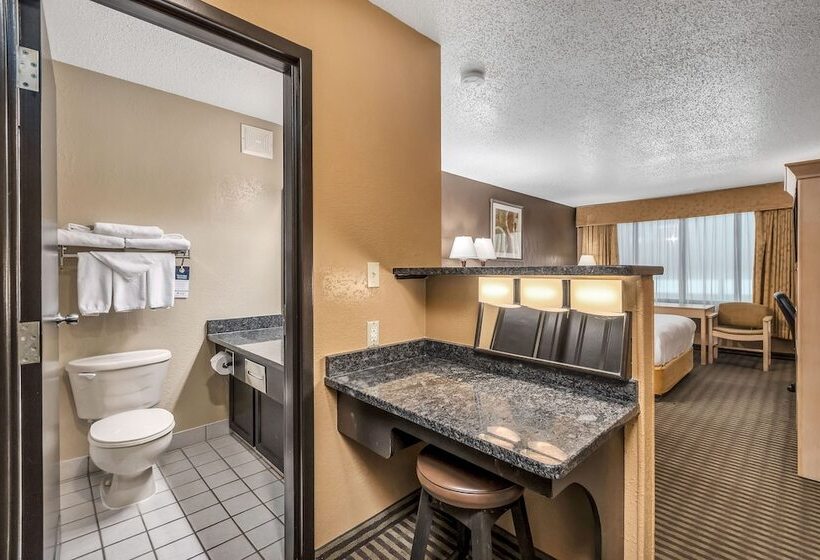 Seven Oaks Hotel Regina