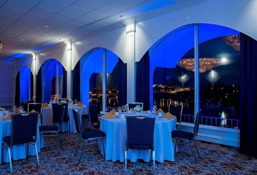 فندق Sheraton Cavalier Saskatoon