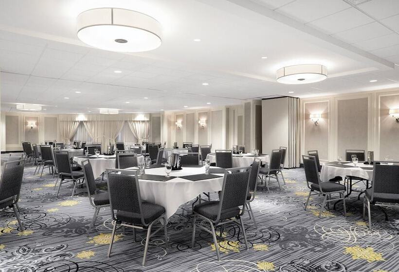 فندق Sheraton Cavalier Saskatoon