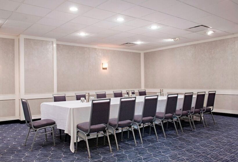 فندق Sheraton Cavalier Saskatoon