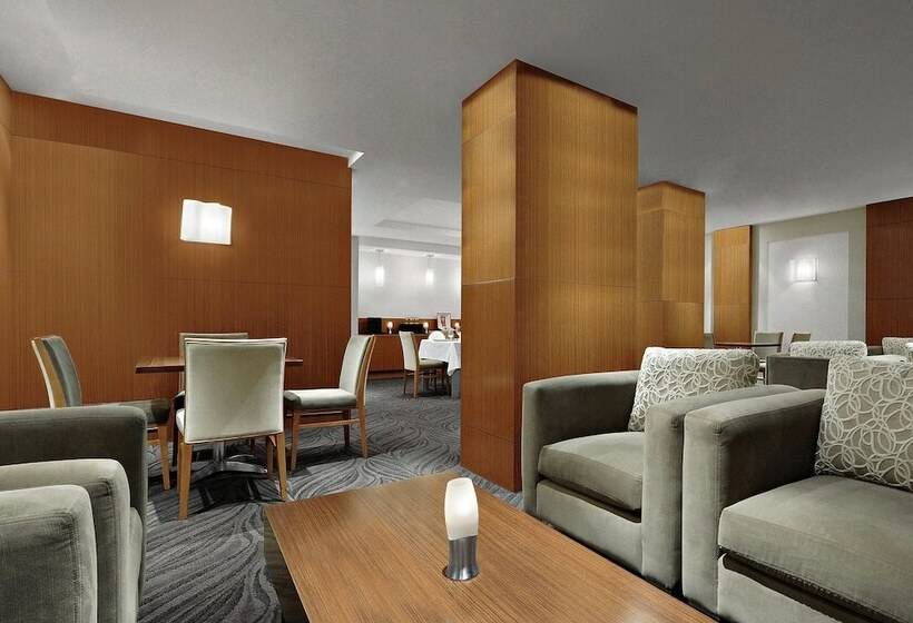 هتل Sheraton Cavalier Saskatoon