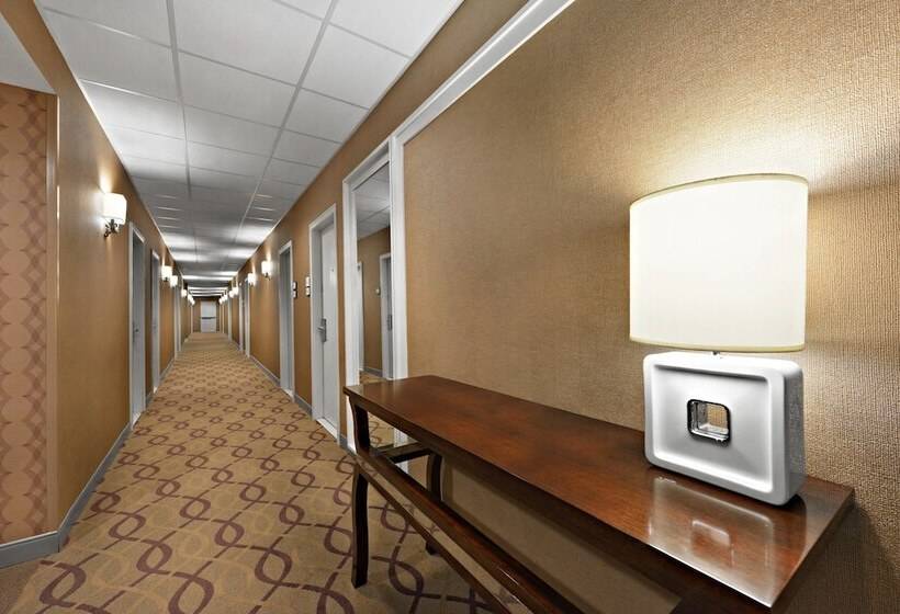 فندق Sheraton Cavalier Saskatoon