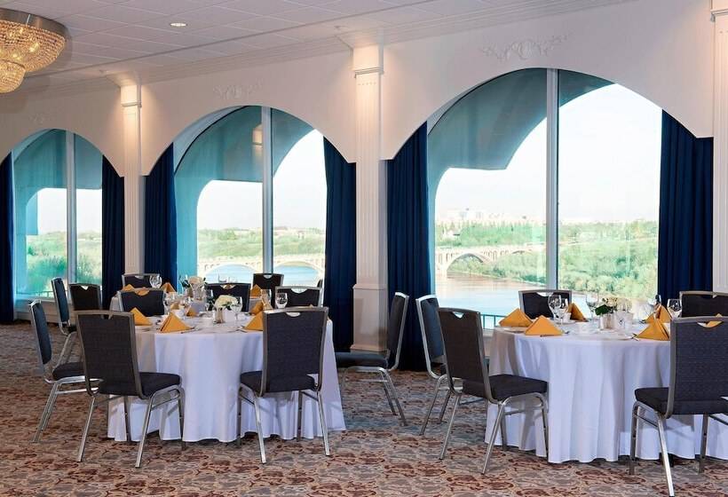 فندق Sheraton Cavalier Saskatoon