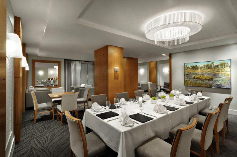 هتل Sheraton Cavalier Saskatoon