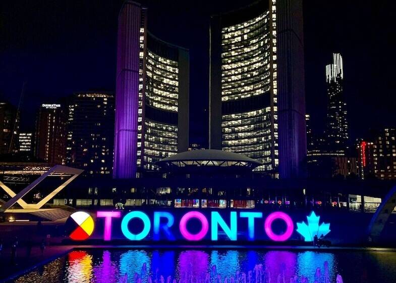 Отель Sheraton Centre Toronto