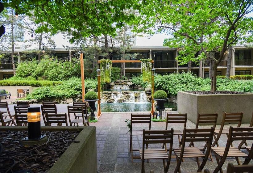 Отель Sheraton Centre Toronto