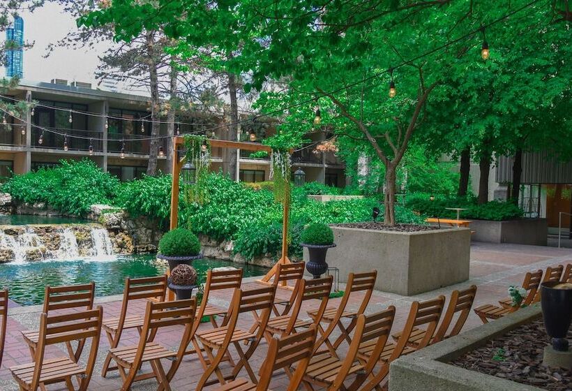 Отель Sheraton Centre Toronto