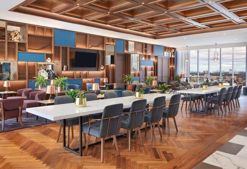 Отель Sheraton Centre Toronto