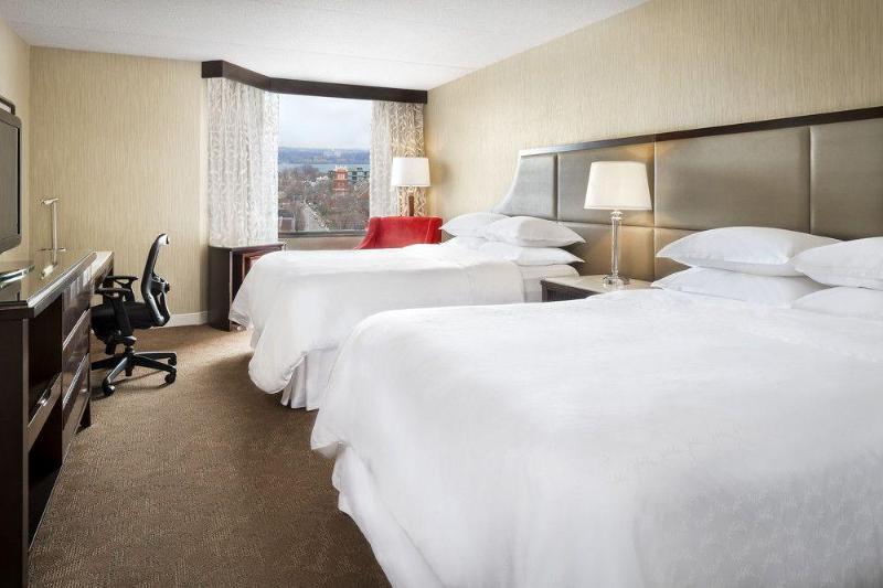 Отель Sheraton Hamilton