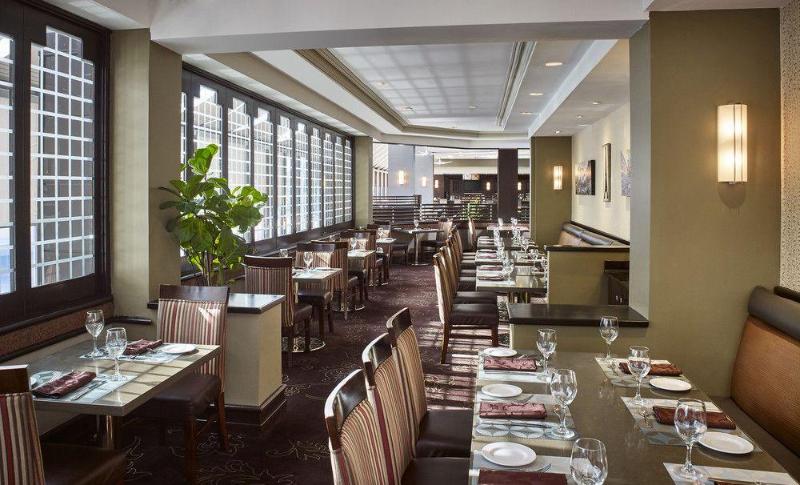 Отель Sheraton Hamilton