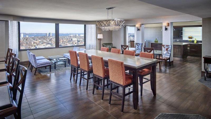 Отель Sheraton Hamilton