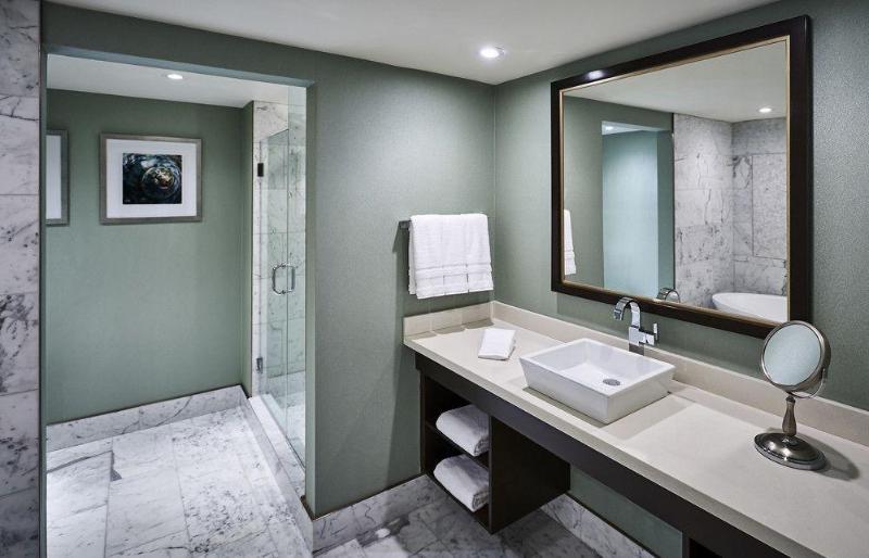 Отель Sheraton Hamilton