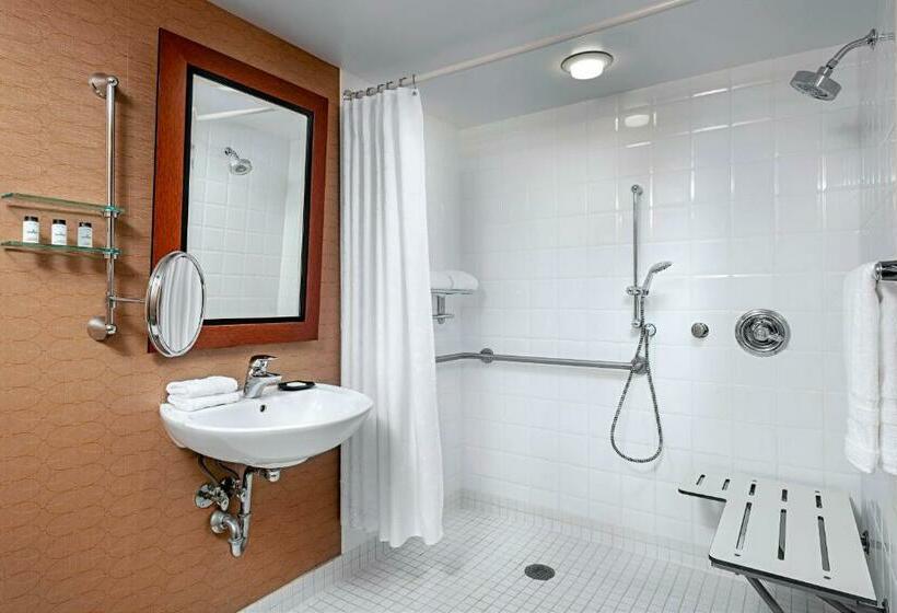 Sheraton Toronto Airport Hotel & Conference Centre