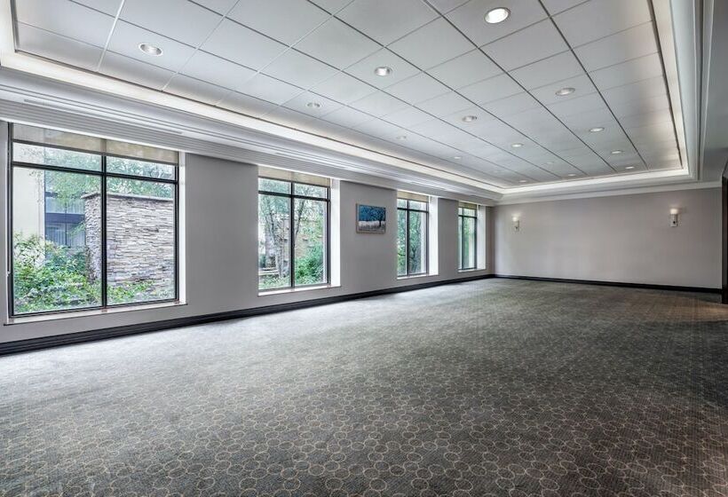 Sheraton Toronto Airport Hotel & Conference Centre
