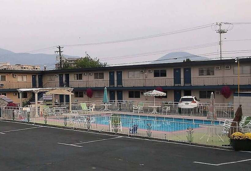 ホテル Super 8 By Wyndham Penticton