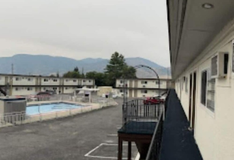 ホテル Super 8 By Wyndham Penticton