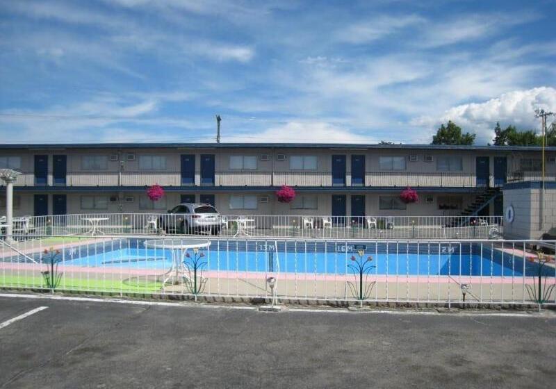 ホテル Super 8 By Wyndham Penticton