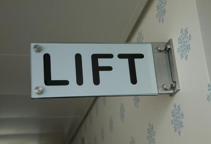 Отель Terminus Brugg