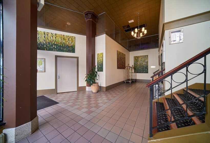 ホテル The Bedford Regency