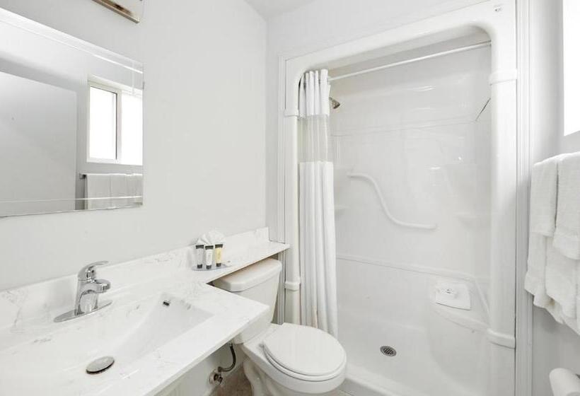 The Falls Hotel & Inn