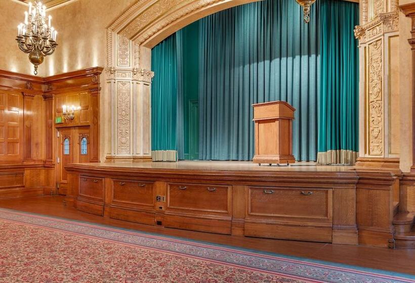 The Fort Garry Hotel Spa And Conference Centre, Ascend Hotel Collection