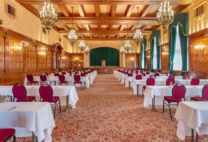 The Fort Garry Hotel Spa And Conference Centre, Ascend Hotel Collection