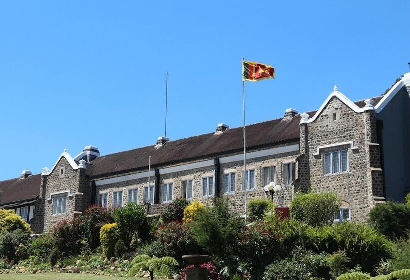 בית מלון כפרי The Hill Club