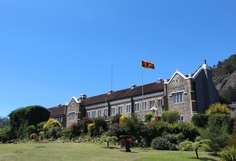 בית מלון כפרי The Hill Club