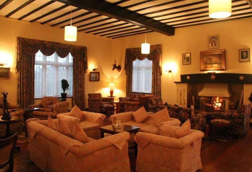 בית מלון כפרי The Hill Club