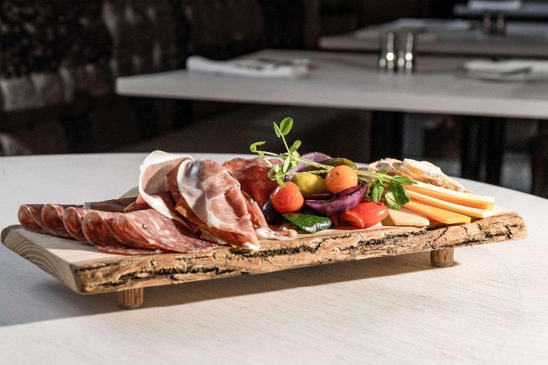 The Insignia Hotel, Sarnia, A Tribute Portfolio