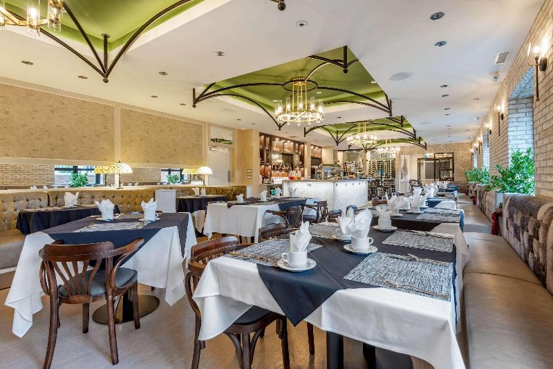 The Insignia Hotel, Sarnia, A Tribute Portfolio