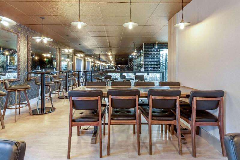 The Insignia Hotel, Sarnia, A Tribute Portfolio