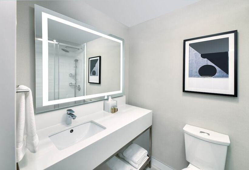 The Insignia Hotel, Sarnia, A Tribute Portfolio