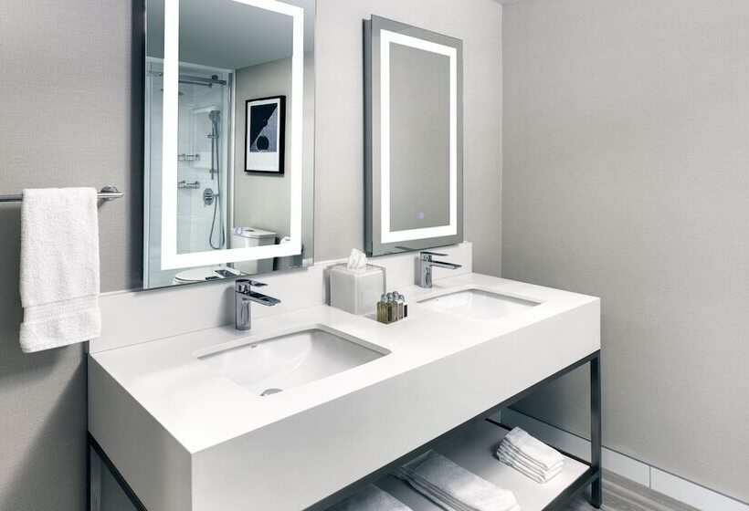 The Insignia Hotel, Sarnia, A Tribute Portfolio